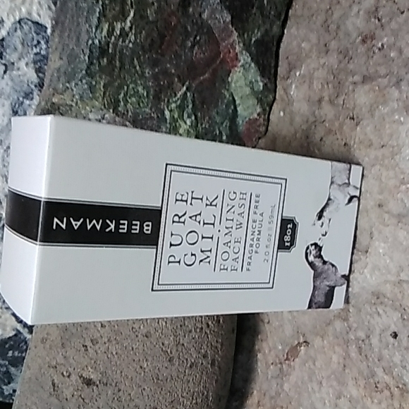 Foam face wash - Picture 1 of 3